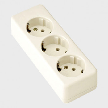 Stop Kontak 3 Lubang